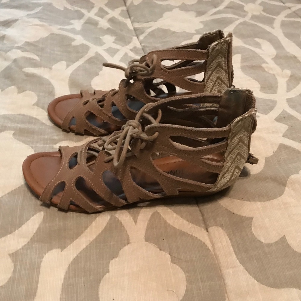 Minnetonka sandals - Picture 3 of 6